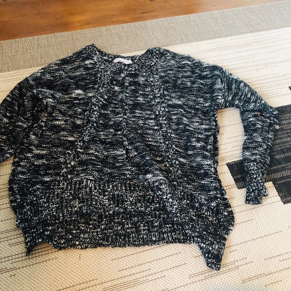 KNOX ROSE SWEATER - Picture 1 of 3